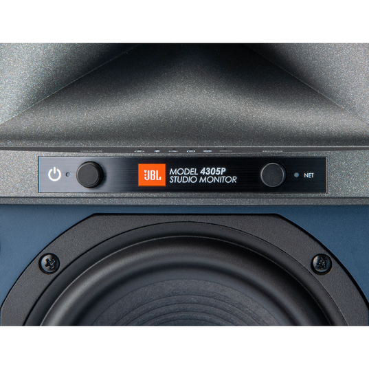 4305P Studio Monitor - Natural Walnut - Powered Bookshelf Loudspeaker System - Detailshot 6